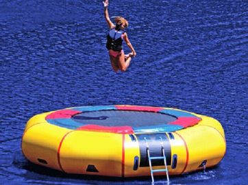 A água inflável de salto do trampolim da água brinca o PVC impermeável