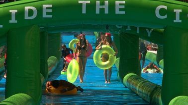 Corrediça de água inflável gigante verde, divertimento louco corrediça gigante inflável de 1000 Ft