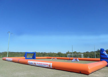 Os jogos infláveis dos esportes do partido comercial Waterproof o campo de futebol inflável do PVC