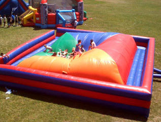 Crianças Stype novo que salta brinquedos infláveis dos jogos do esporte de Funnny do leão-de-chácara para o campo de jogos