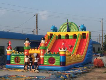 Tipo inflável jogos Bouncy do castelo da corrediça do campo de jogos das crianças materiais do PVC do castelo