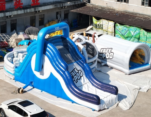 Pista de obstáculos inflável de 5 km com tema animal e escorregador de escalada