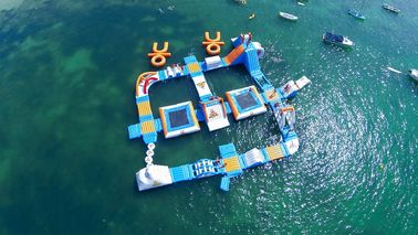 Parque inflável azul gigante adulto gigante do esporte para a Ilha Wake, material desportivo da água para o oceano