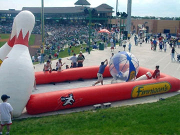 Pinos de boliches humanos dos jogos infláveis gigantes feitos sob encomenda engraçados dos esportes com bola de Zorb