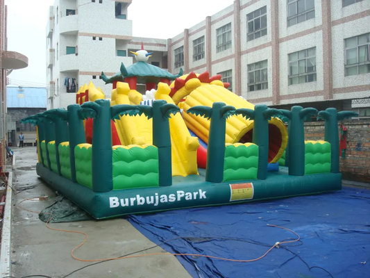 Parque de diversões mundial inflável portátil personalizado ao ar livre playground inflável para crianças