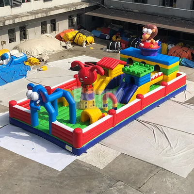 Castelos insufláveis ​​herméticos com escorregadores personalizam parque de diversões inflável para crianças
