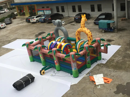 Parque de diversões inflável temático da selva parque de diversões castelo de salto com escorregador