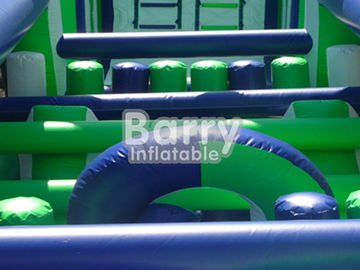 Bens materiais do PVC de Plato 0.55mm dos obstáculos infláveis verdes do curso do assalto