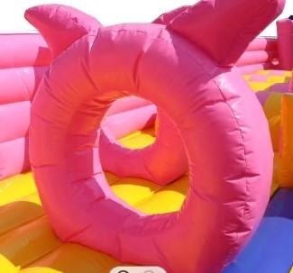 Casinha inflável com tema de animal festa de aniversário porco crianças saltitante