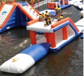 0.9mm PVC inflável Parque aquático flutuante inflável curso de obstáculos sobre a água EN71
