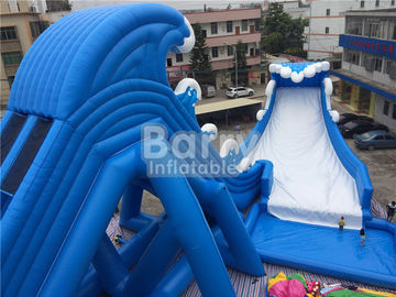 Corrediça de água inflável gigante azul da onda 36 * 20 * 15m com o ventilador da associação CE/UL