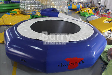 Trampolim de flutuação inflável durável personalizado da água do tamanho da água aberta para crianças