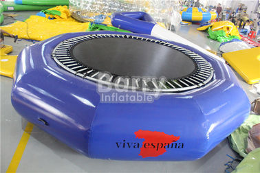 Trampolim de flutuação inflável durável personalizado da água do tamanho da água aberta para crianças
