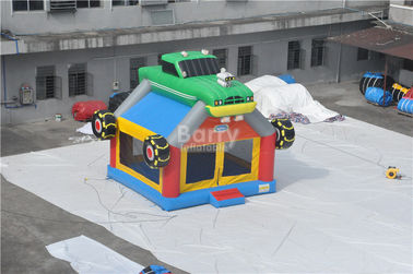 Casa inflável engraçada do salto do carro/caminhão da construção do castelo Bouncy gigante comercial