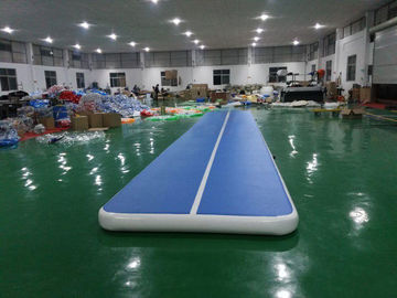 Esteira de caída inflável azul de flutuação da trilha de ar dos jogos dos esportes da água para a ginástica