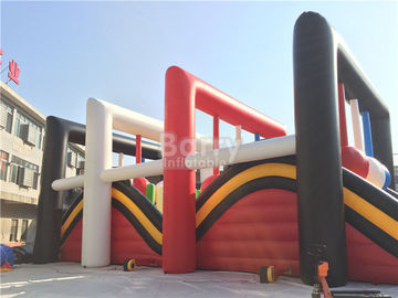 Curso de obstáculo inflável gigante do OEM, jogo de Wrecking Ball para o evento
