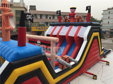 Grande curso exterior inflável de Obsatcle do navio de pirata da raça para adultos/crianças