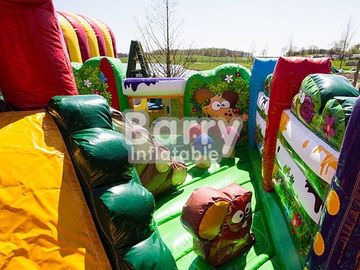 Curso de obstáculo feito sob encomenda da explosão para o salto de salto inflável do campo de jogos do tempo do partido da criança