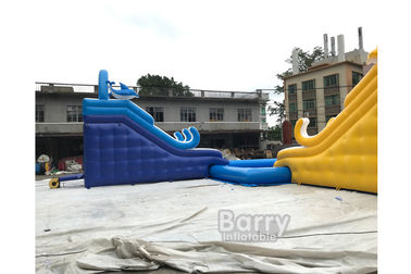 Corrediças de água infláveis personalizadas do tamanho com piscina para o aluguel do negócio