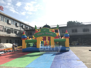 Campo de jogos inflável do pavão comercial para crianças/parque temático inflável do trampolim