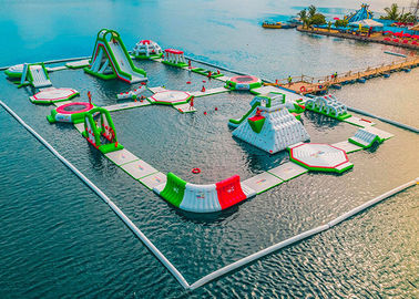 Parques aquáticos infláveis ​​ao ar livre de resort à beira-mar, parque inflável de água flutuante para adultos