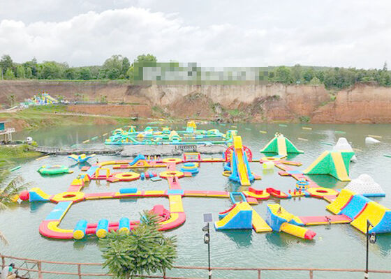 Campo de jogos de flutuação inflável personalizado livre da água dos jogos da água do lago