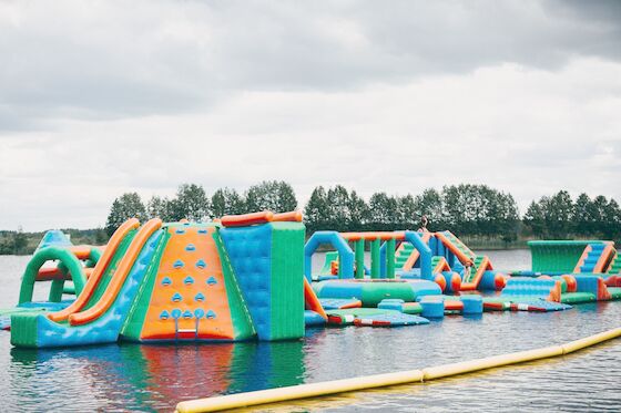 Grande parque inflável comercial do respingo da água/equipamento de flutuação do campo de jogos da água