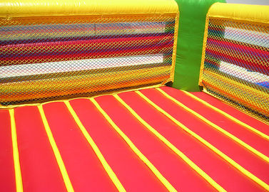Encaixotamento de pontapé inflável dos jogos infláveis coloridos dos esportes do PVC para o adulto