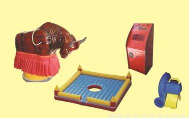 Bull mecânica inflável redonda, jogo mecânico inflável do passeio de Bull de encerado do PVC