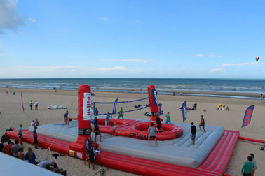 A praia inflável enorme brinca a corte de voleibol da explosão com impressão do logotipo