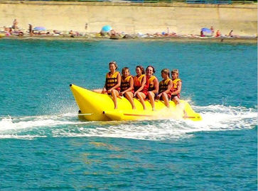 A água inflável feita sob encomenda brinca/o barco de banana inflável Towables único tubo do amarelo