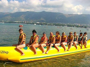 Barco inflável do brinquedo da água gigante, barco de banana inflável durável para o adulto