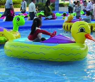 Os jogos da água das crianças EN71 motorizaram o barco abundante inflável com bateria