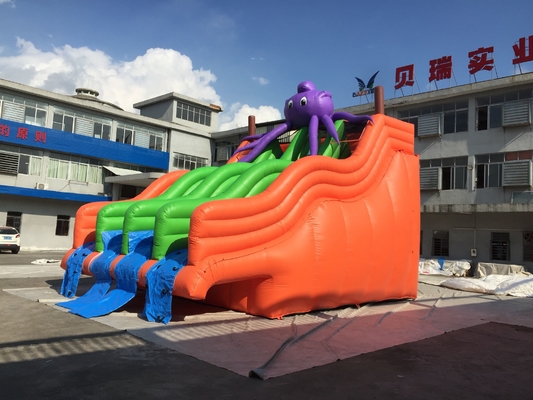 Dobre o parque inflável de costura do equipamento do campo de jogos do divertimento da corrediça de água