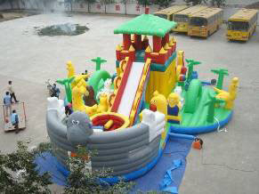 Curso de obstáculo de salto do castelo do parque de diversões inflável do ponto do Tripple