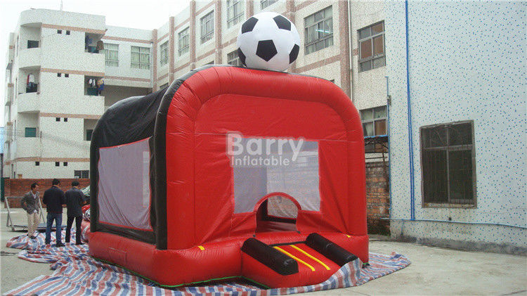 Futebol vermelho Moonbounce do leão-de-chácara inflável clássico da categoria comercial para crianças