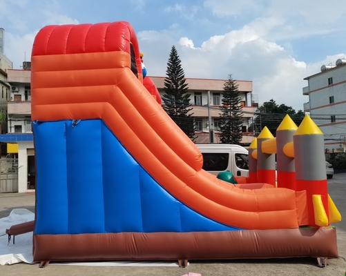 o salto 5mLX5mWX6mH de salto inflável fortifica a corrediça do foguete para o partido das crianças