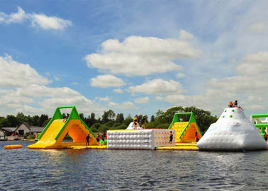 Parque inflável impermeável da água para o mar, equipamento de flutuação do parque da água da compra