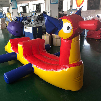 Piscina do quintal Crianças Pequenos brinquedos aquáticos Animais flutuam Curso de obstáculos inflável na água