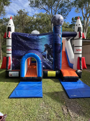 Customize o ônibus espacial Casa de salto com escorrega para crianças Salto Escalada