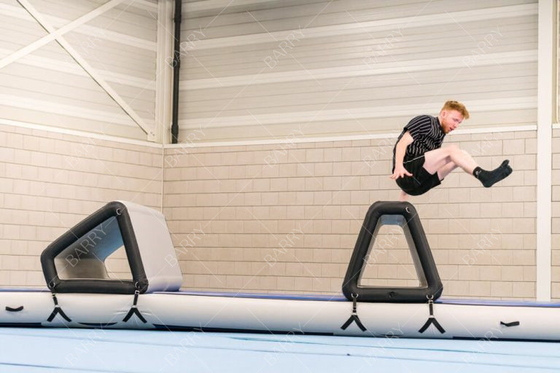 Percurso de obstáculos de parque de trampolim personalizado Kid Ninja Warrior Air Track Air Obstáculos de parkour