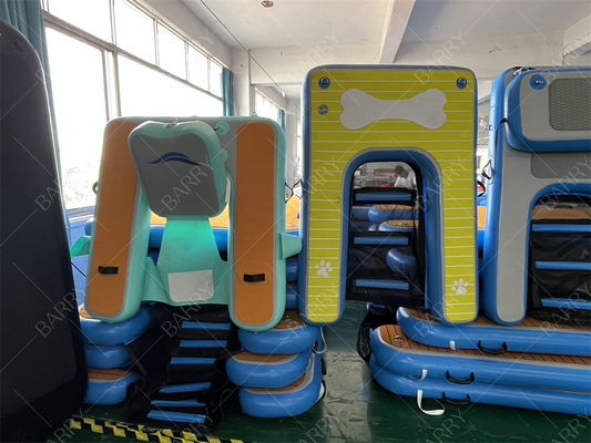 Rampa de água inflável para cães feita sob encomenda Rampa de saída flutuante para esportes aquáticos