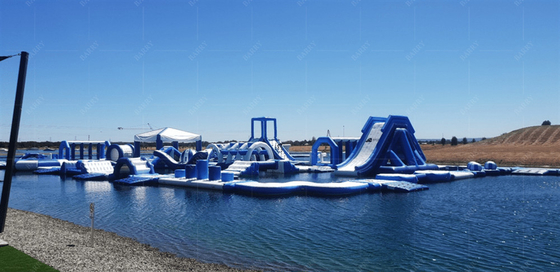 Parque aquático flutuante inflável e versátil 2 anos de garantia