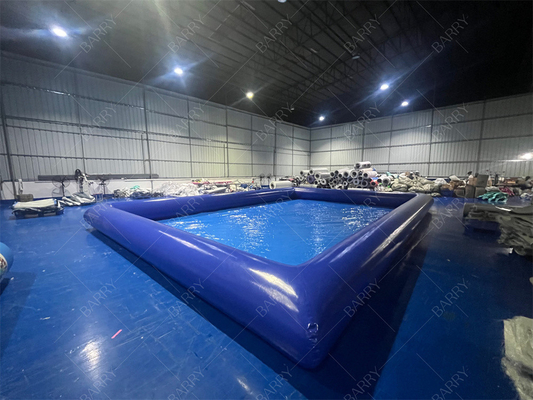 Pequena piscina de água azul portátil para crianças feita de lona de PVC durável perfeita para diversão de verão e jogos aquáticos