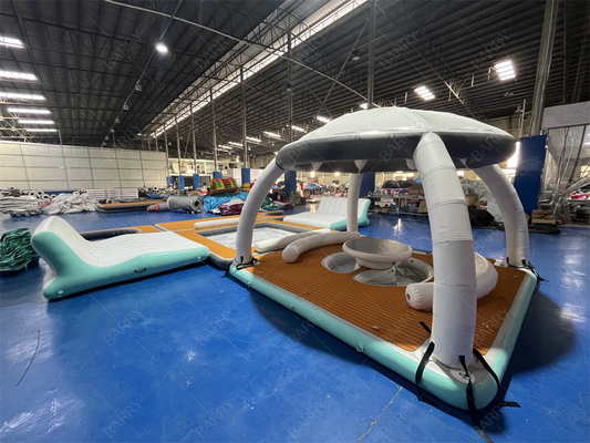 Jogo de desporto aquático de luxo inflável Bana plataforma de doca inflável festa de praia Bana inflável cabana flutuante