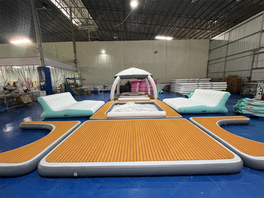 Jogo de desporto aquático de luxo inflável Bana plataforma de doca inflável festa de praia Bana inflável cabana flutuante