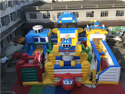 Super Wings Bounce Playground Parque temático Cartoon Indoor Inflatable Play Area
