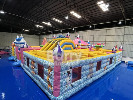 Área de Jogos Interiores Inflavel Área de Jogos de Água Flutuante na Piscina do Lago