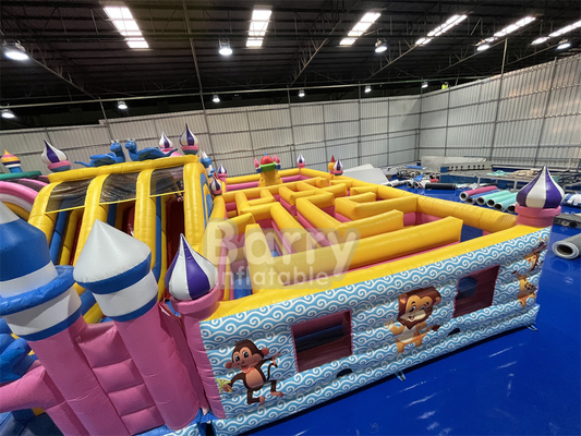 Área de Jogos Interiores Inflavel Área de Jogos de Água Flutuante na Piscina do Lago