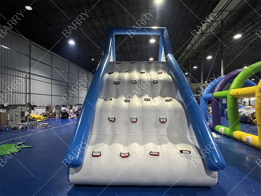 Brinquedos de escorrega aquático flutuante inflável comercial com parede de escalada para parque aquático
